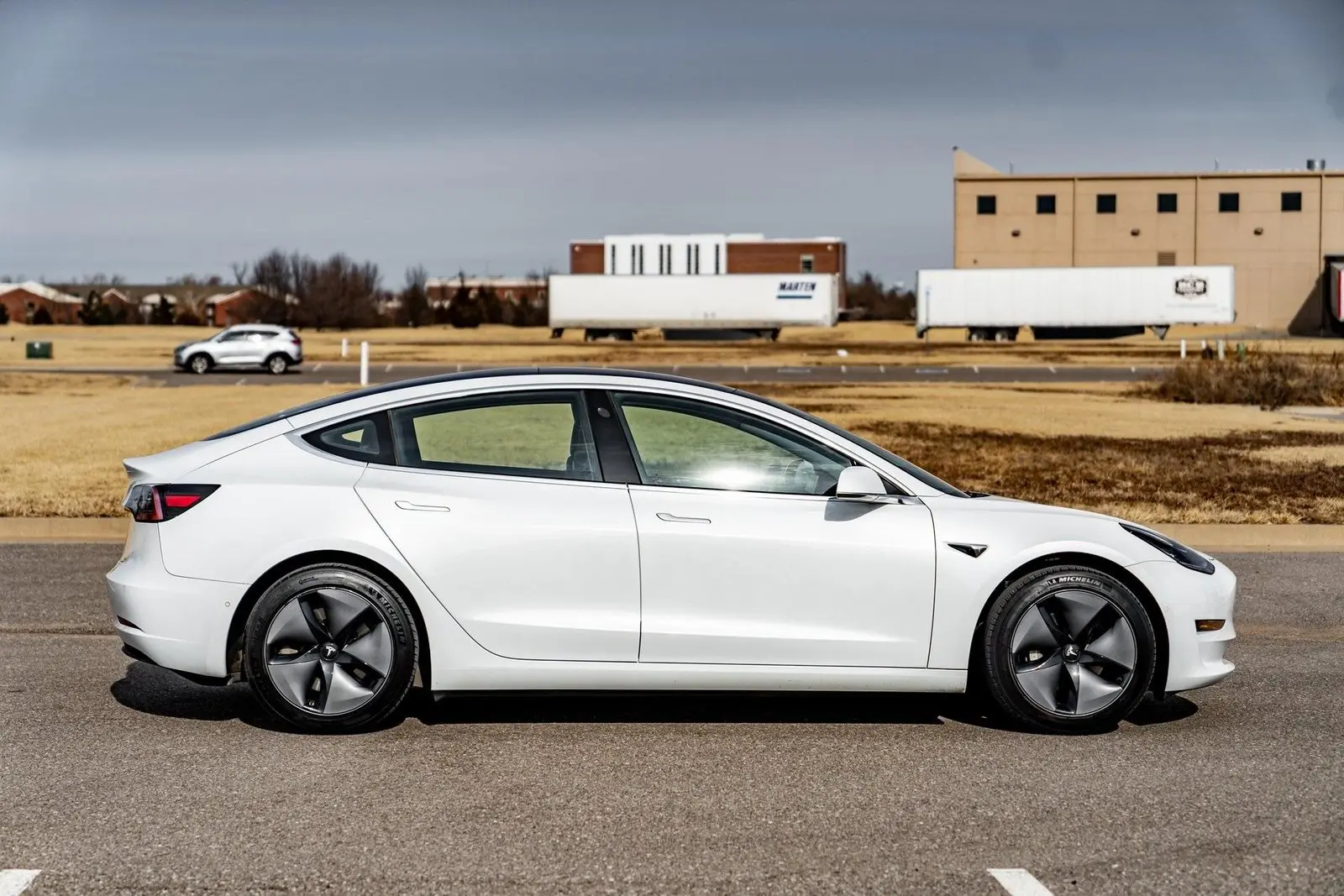 2018 Tesla Model 3 Long Range photo 3