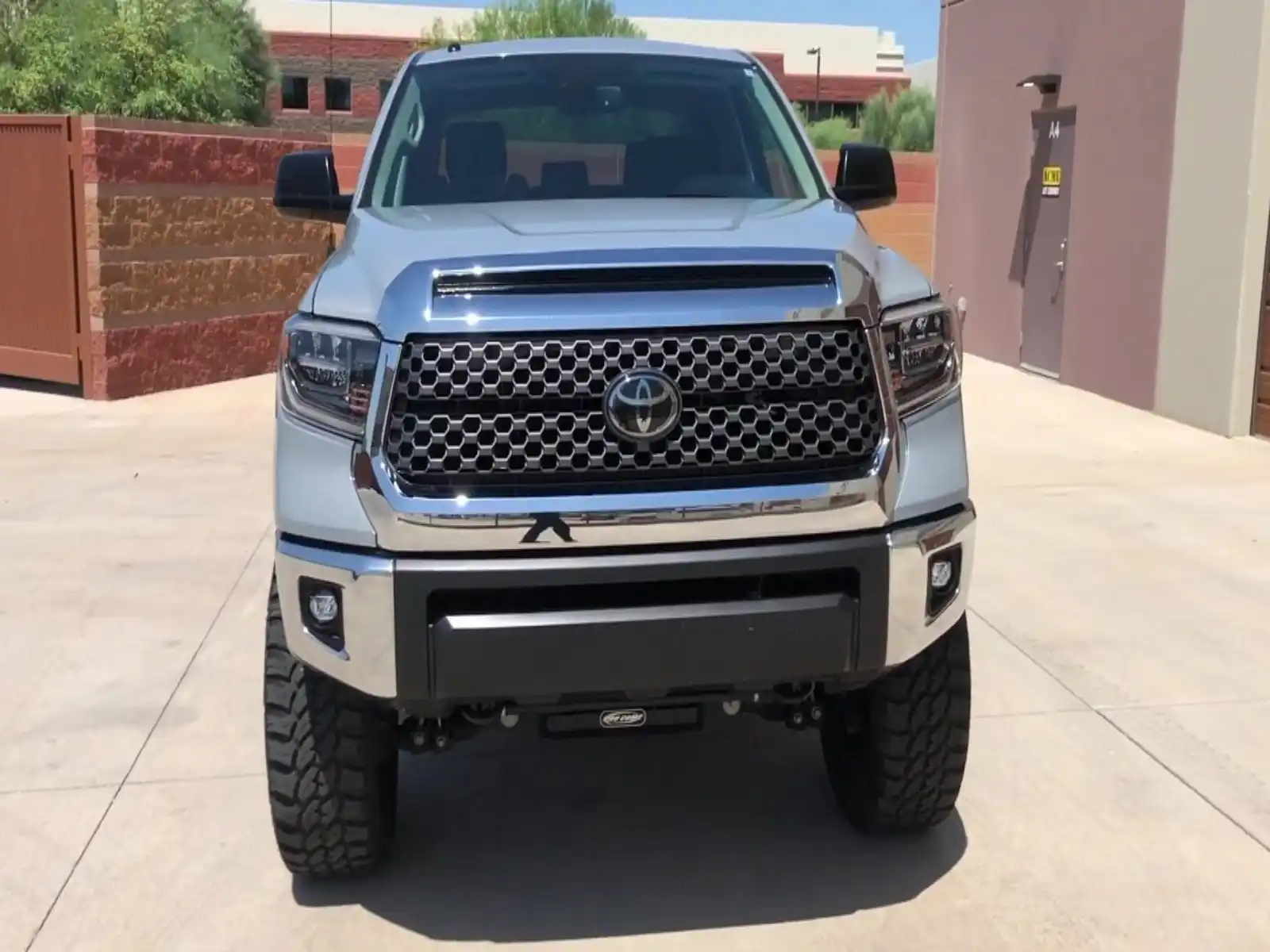 2018 Toyota Tundra SR5 5.7L 4WD Crew Max Short Bed's photo