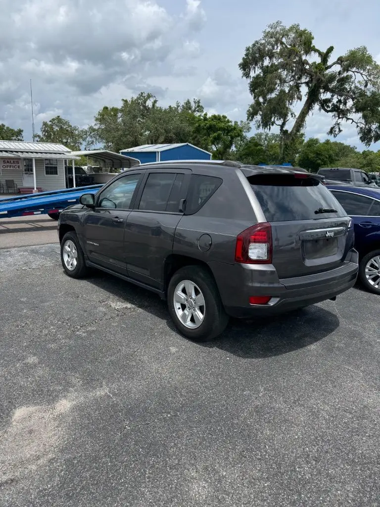 2015 Jeep Compass Sport photo 4
