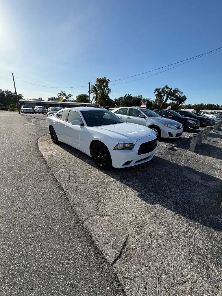 2013 Dodge Charger SXT's photo