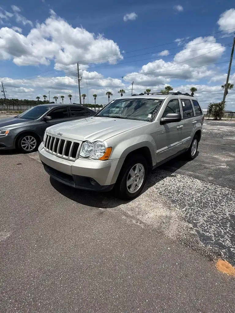 2010 Jeep Grand Cherokee Laredo's photo