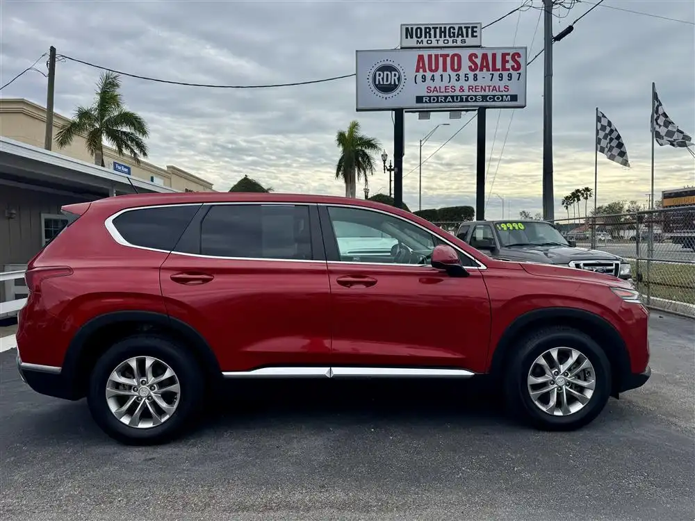 2020 Hyundai Santa Fe SE 2.4's photo