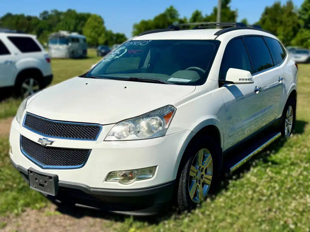 2012 Chevrolet Traverse 2LT FWD's photo