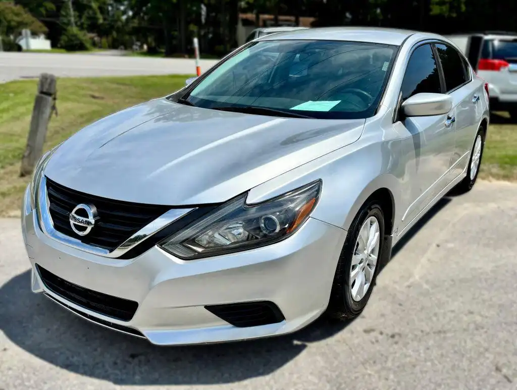 2016 Nissan Altima 2.5 S's photo