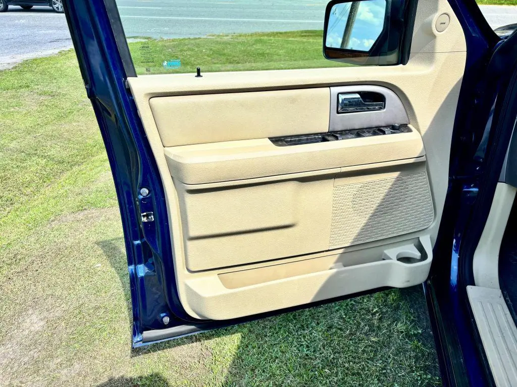 2017 Ford Expedition Limited photo 4