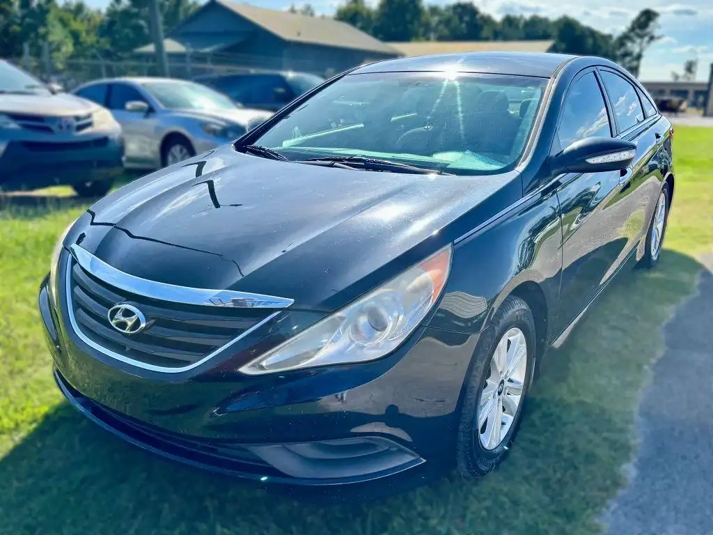 2014 Hyundai Sonata I4 GLS A T's photo