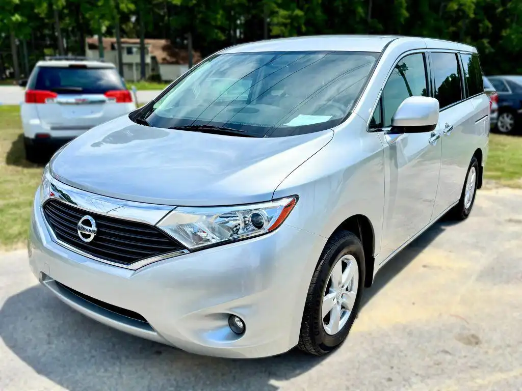 2013 Nissan Quest 3.5 SV's photo