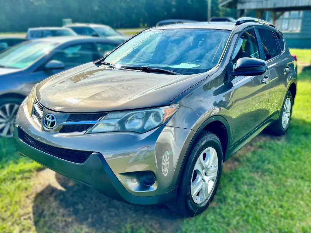2014 Toyota RAV4 LE photo 1