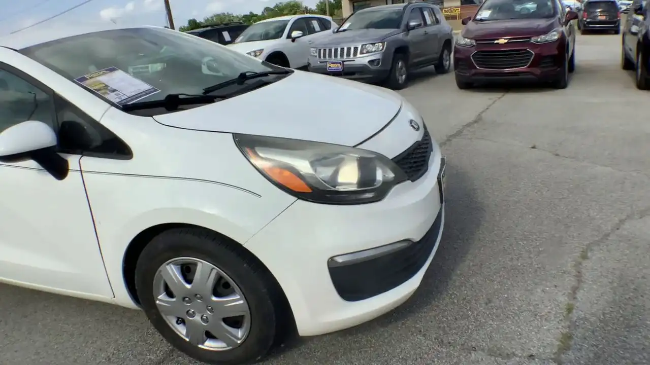 2016 Kia Rio LX AT's photo