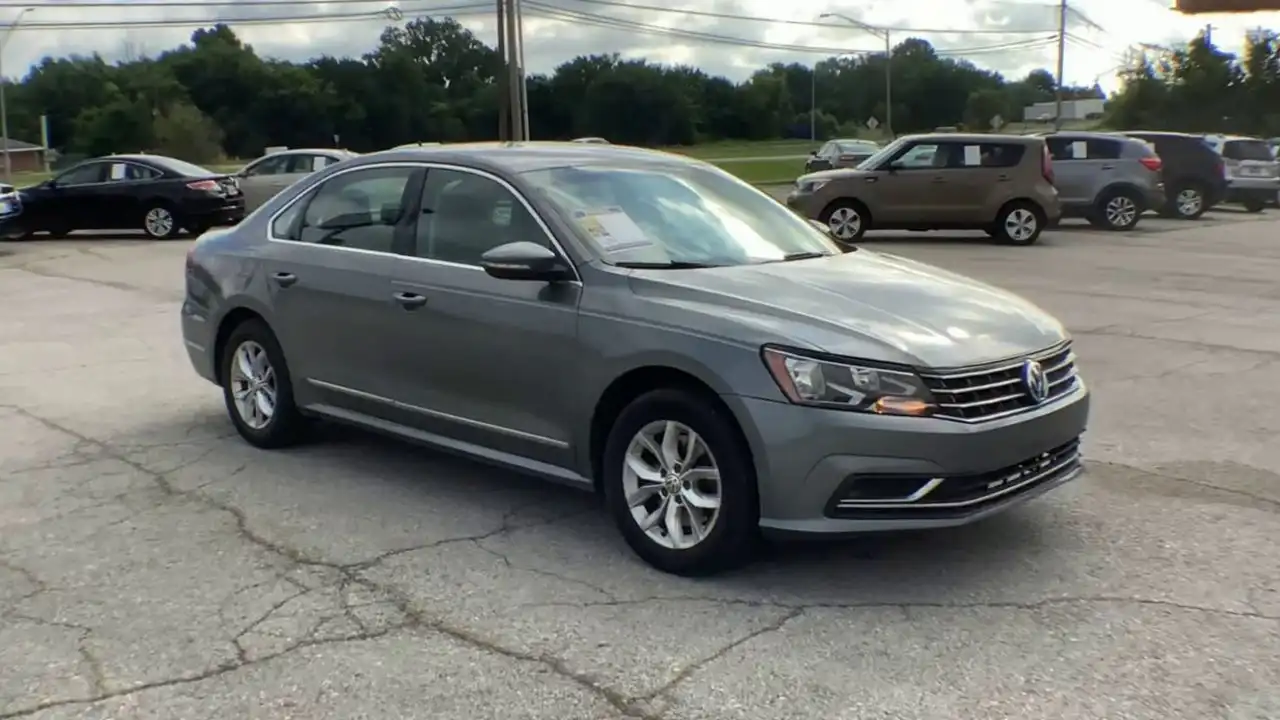 2016 Volkswagen Passat 1.8T S Auto's photo
