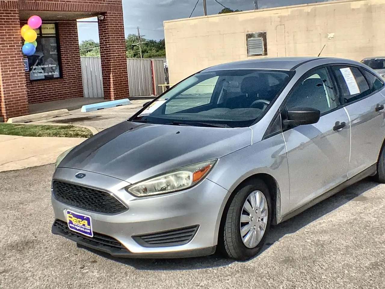 2016 Ford Focus Sedan S's photo