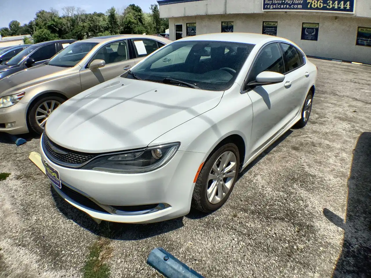 2016 Chrysler 200 Limited's photo