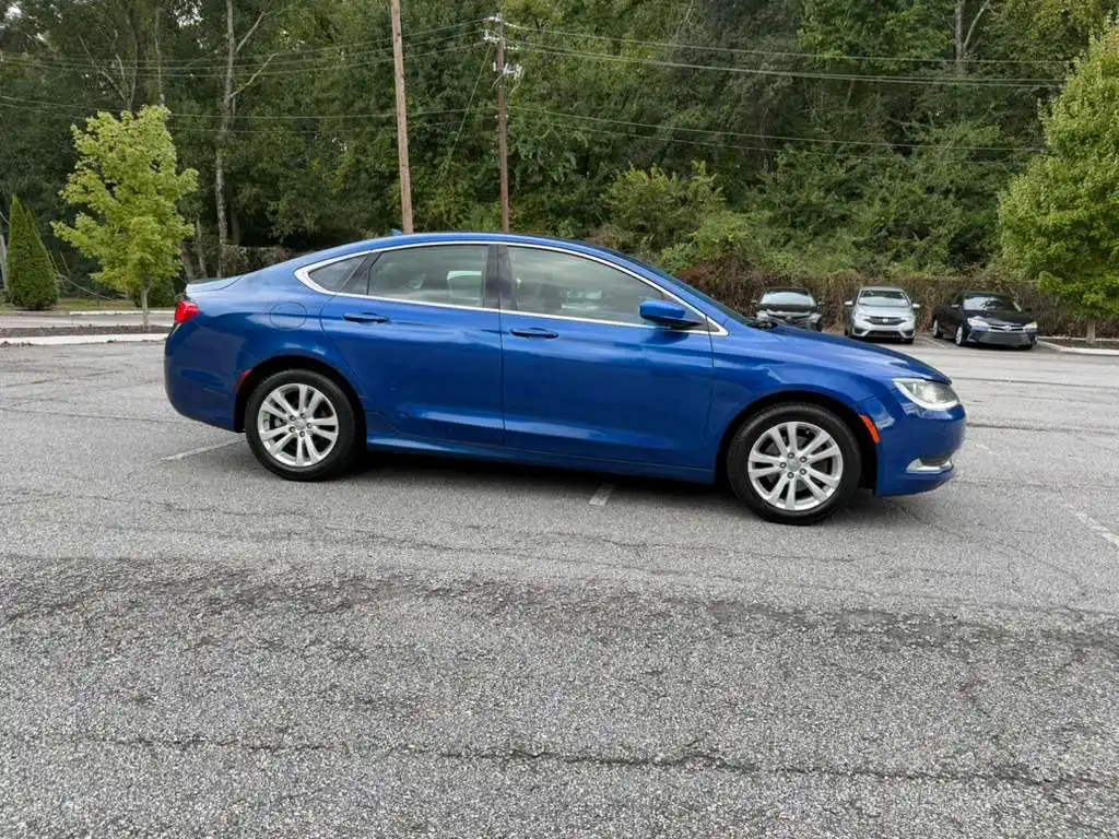 2016 Chrysler 200 Limited Platinum's photo