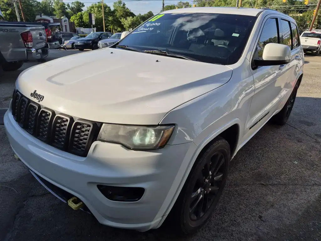 2017 Jeep Grand Cherokee Altitude 4WD's photo