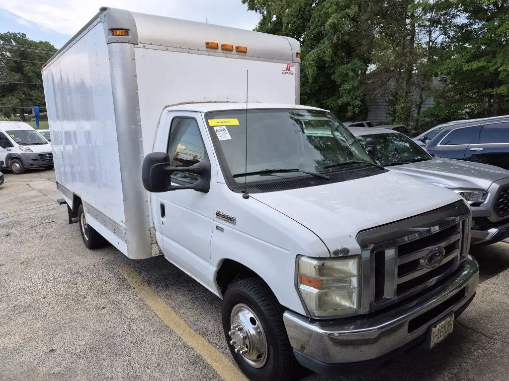 2012 Ford E-Series Commercial Vans E350 photo 3