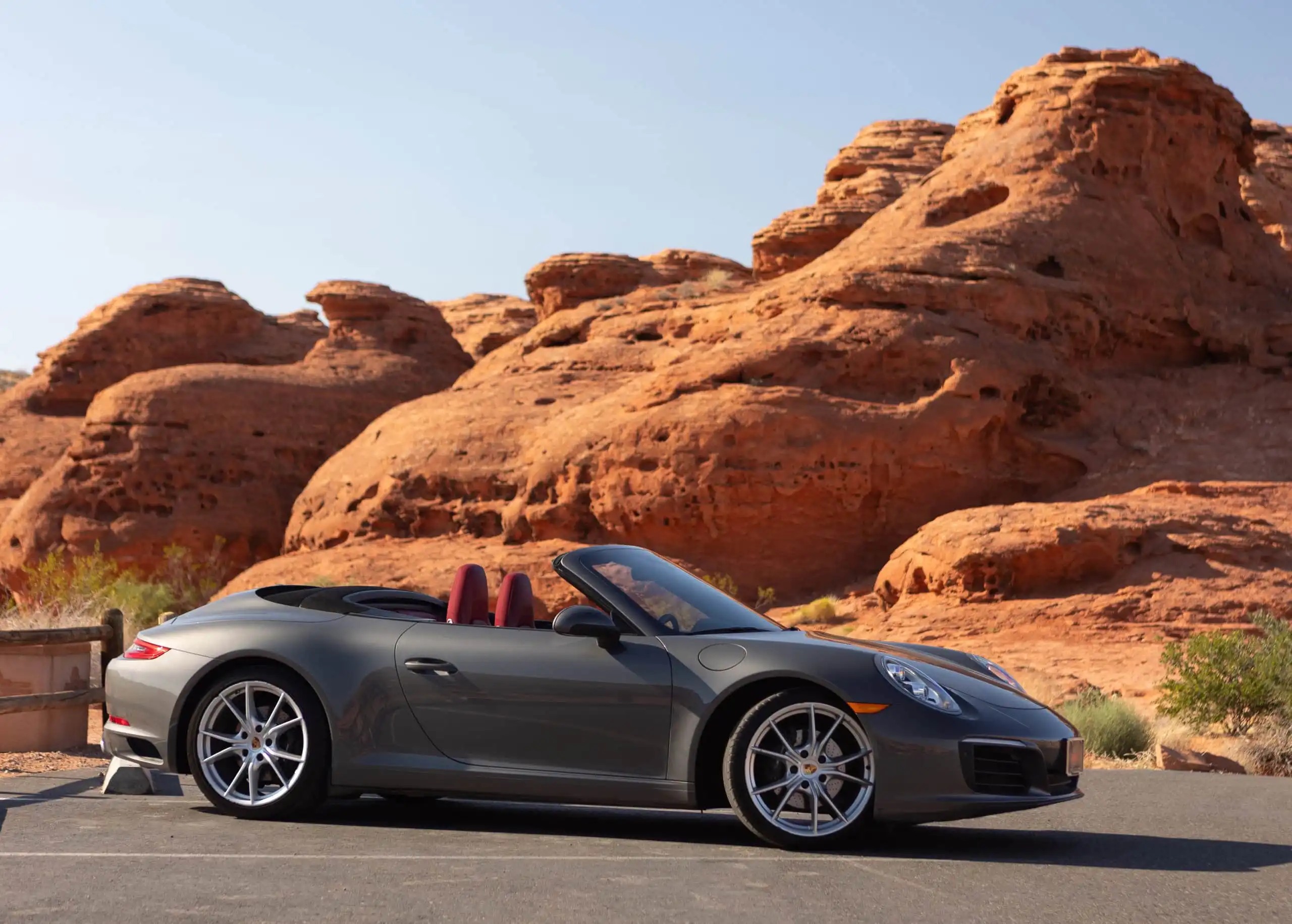 2019 Porsche 911 Carrera 4 Cabriolet's photo