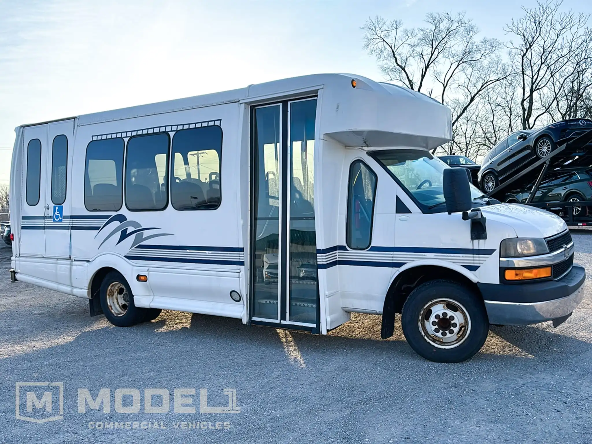 2013 Chevrolet Express's photo