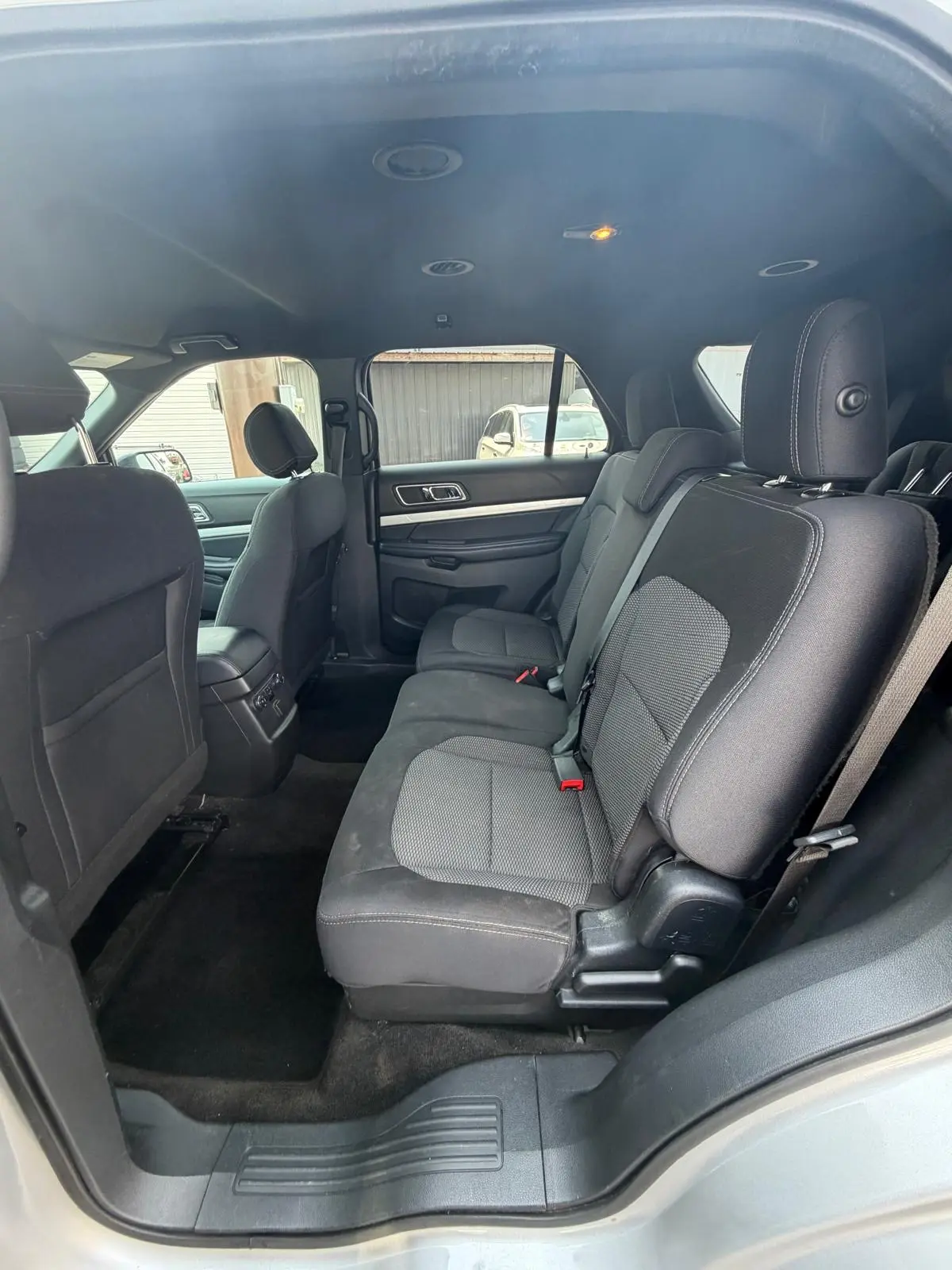 2017 Ford Explorer XLT 4WD photo 5