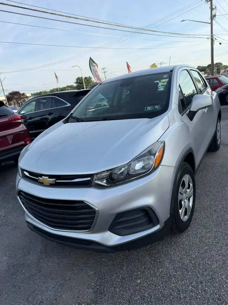 2018 Chevrolet Trax LS's photo