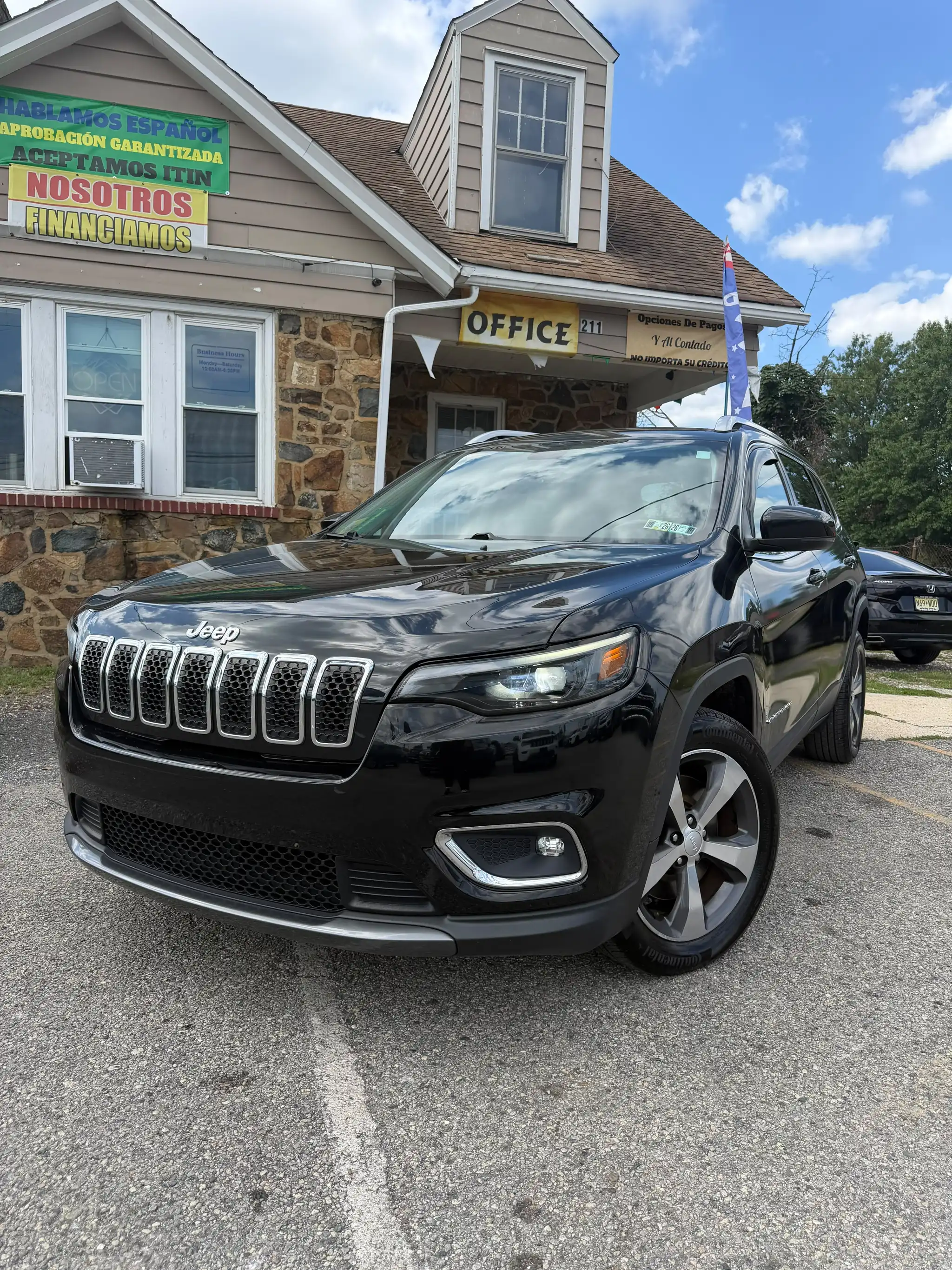 2019 Jeep Cherokee Limited's photo