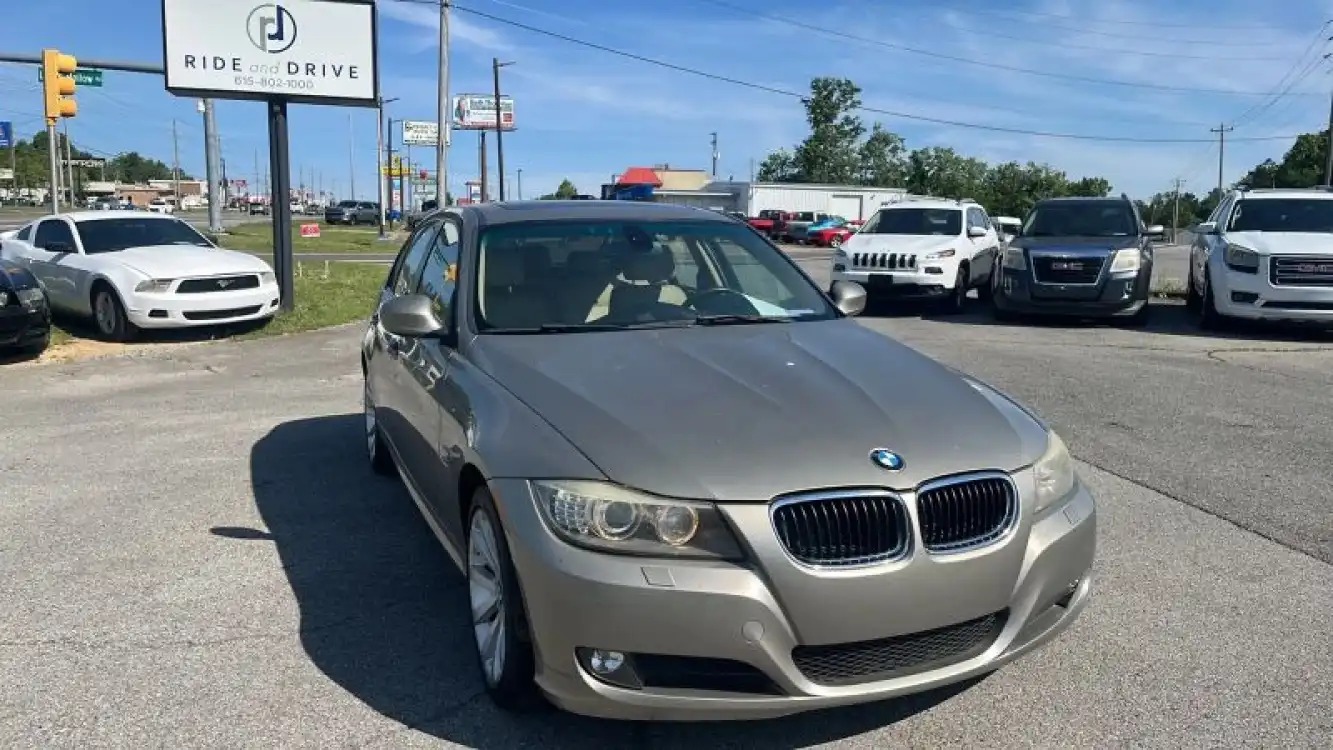 2011 BMW 3 Series 328i xDrive Sedan SULEV's photo