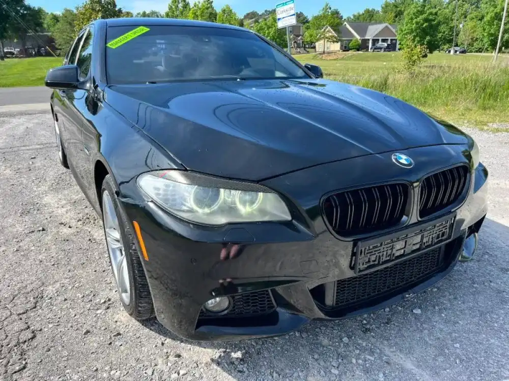 2012 BMW 5 Series 550i Sedan's photo