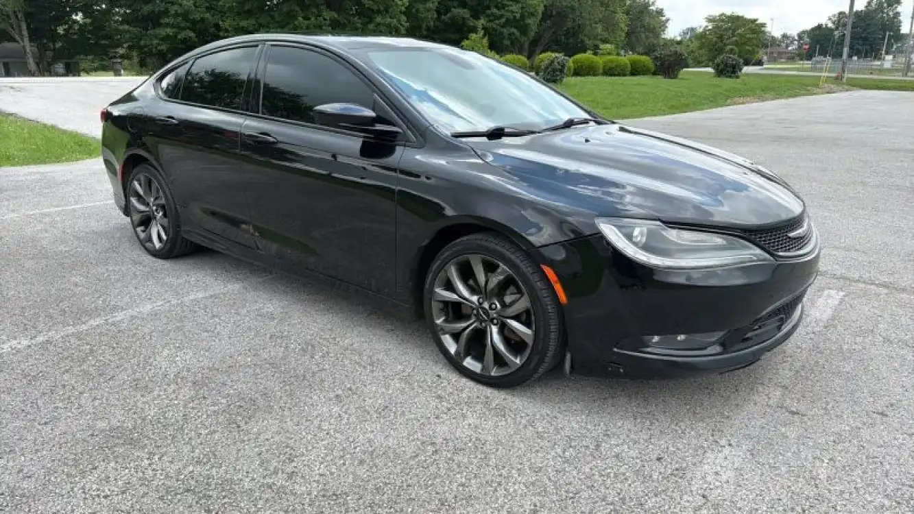 2016 Chrysler 200 S AWD's photo