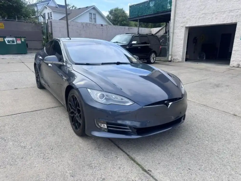 2014 Tesla Model S 85 kWh's photo