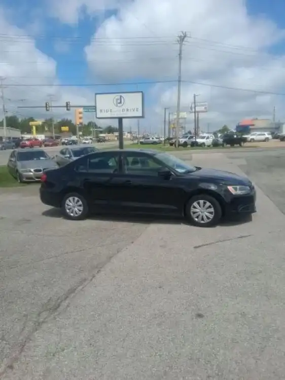 2011 Volkswagen Jetta Base 6AT's photo