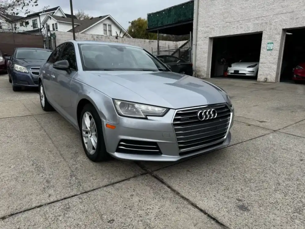 2017 Audi A4 2.0T quattro S tronic Premium's photo