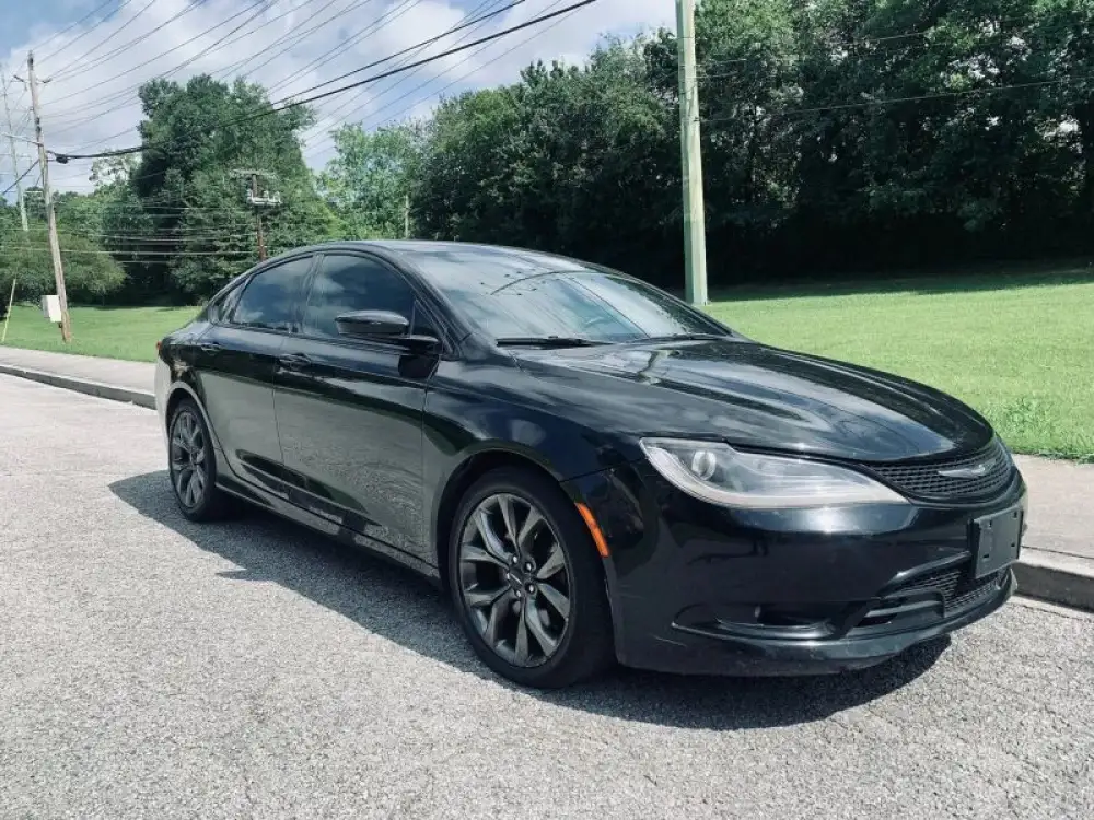 2015 Chrysler 200 S AWD photo 1
