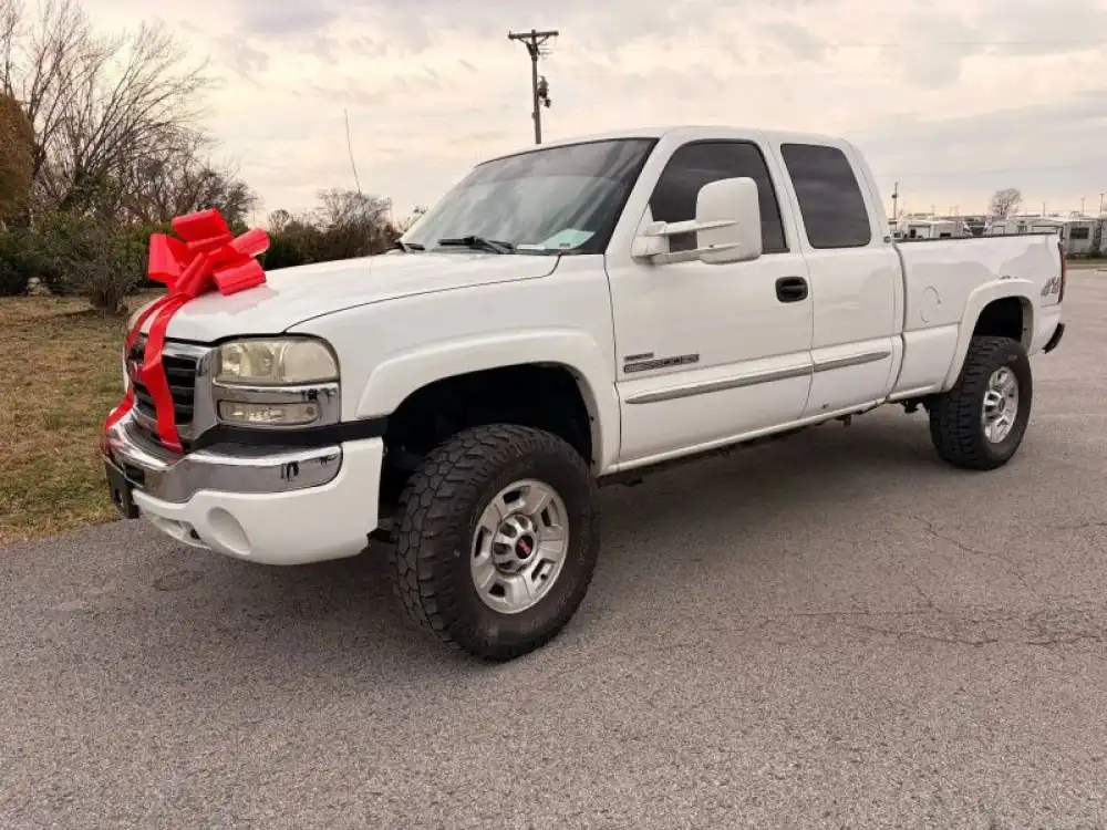 2005 GMC Sierra SLE 4WD Extended Cab SWB's photo