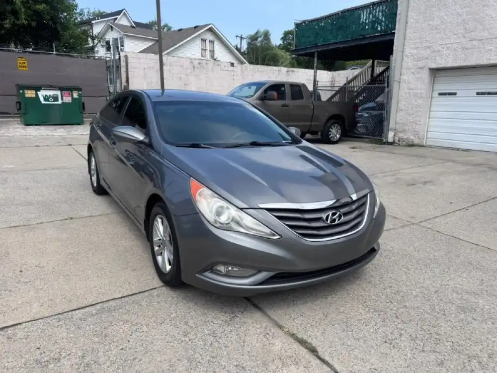 2013 Hyundai Sonata GLS I4 A/T PZEV's photo