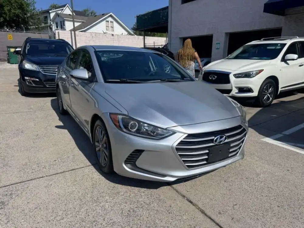 2017 Hyundai Elantra 2.0 SE PZEV A T's photo