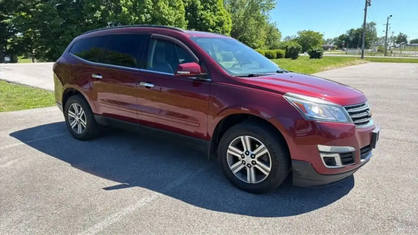 2017 Chevrolet Traverse 2LT AWD's photo
