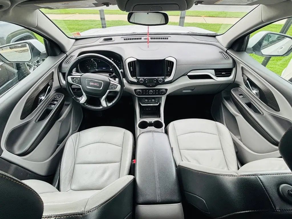 2020 GMC Terrain SLT AWD photo 3