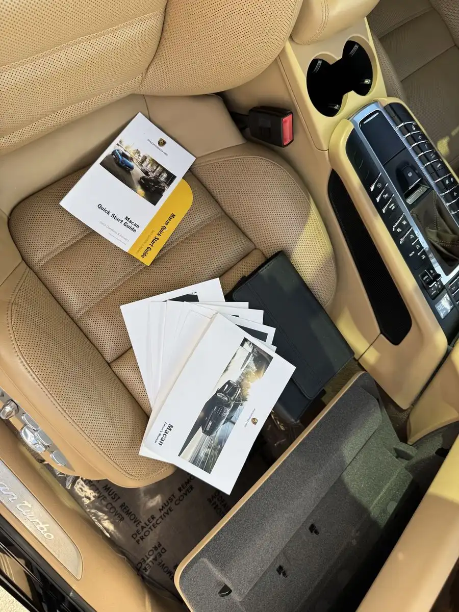 2016 Porsche Macan Turbo's photo