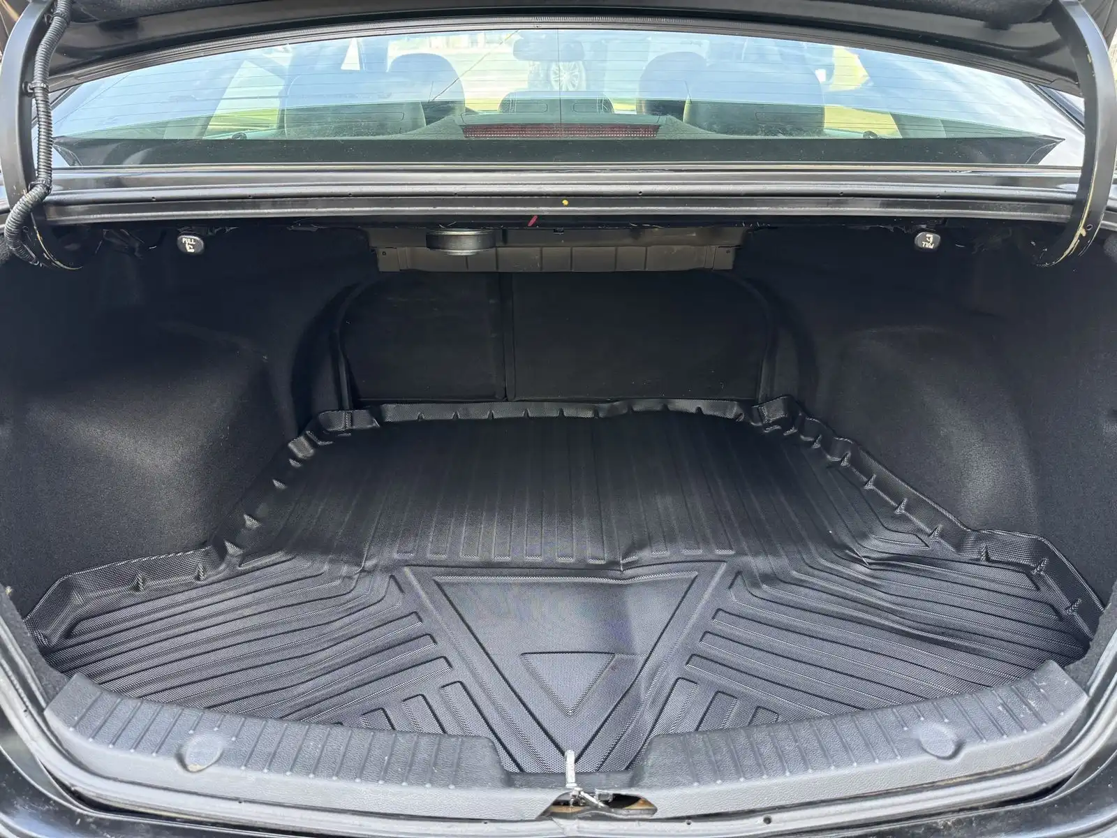 2011 Hyundai Sonata I4 Limited A T's photo