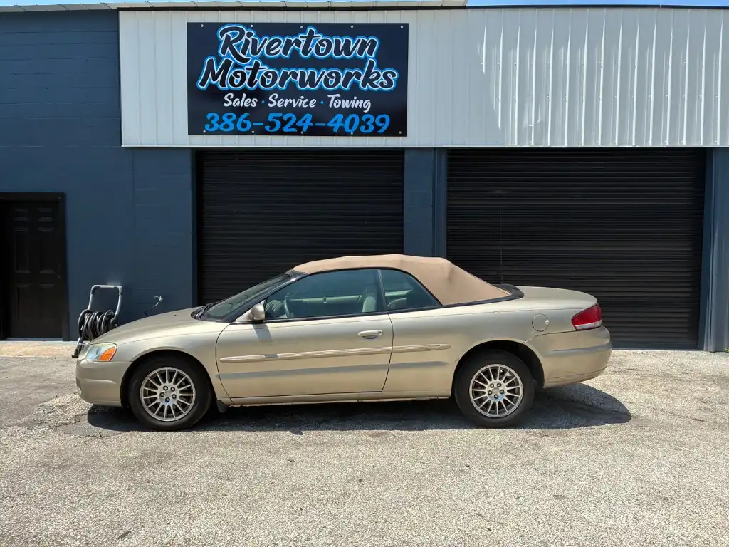 2004 Chrysler Sebring LXi's photo