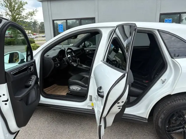 2017 Porsche Macan Base photo 5