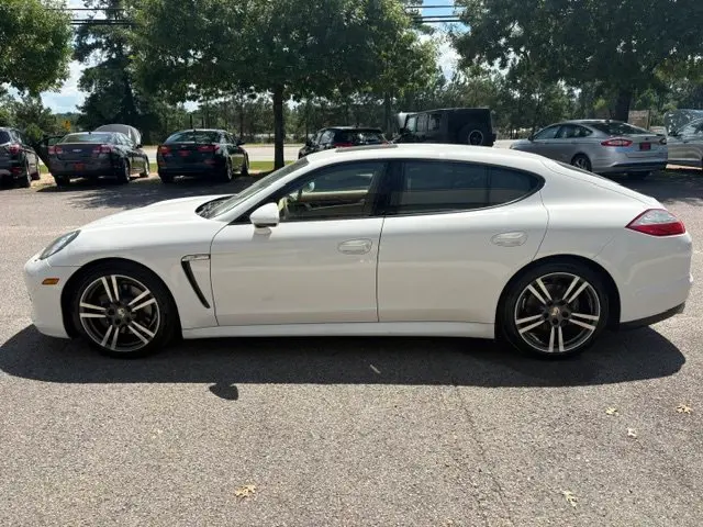 2012 Porsche Panamera 4 photo 4