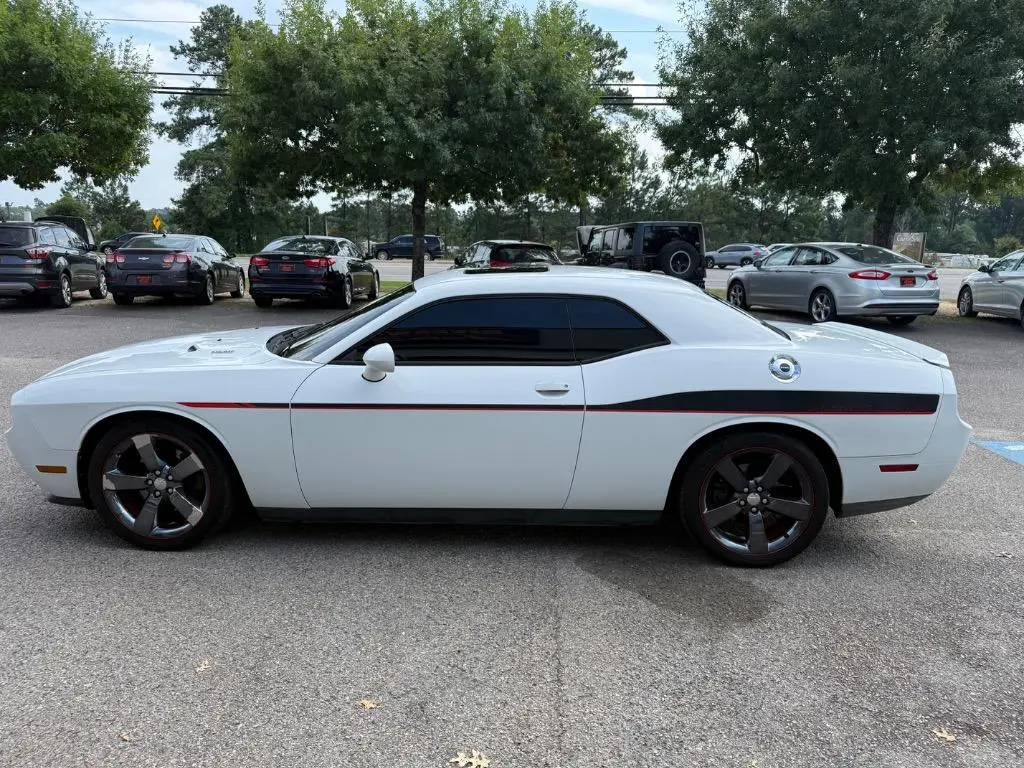 2014 Dodge Challenger R/T Plus photo 5