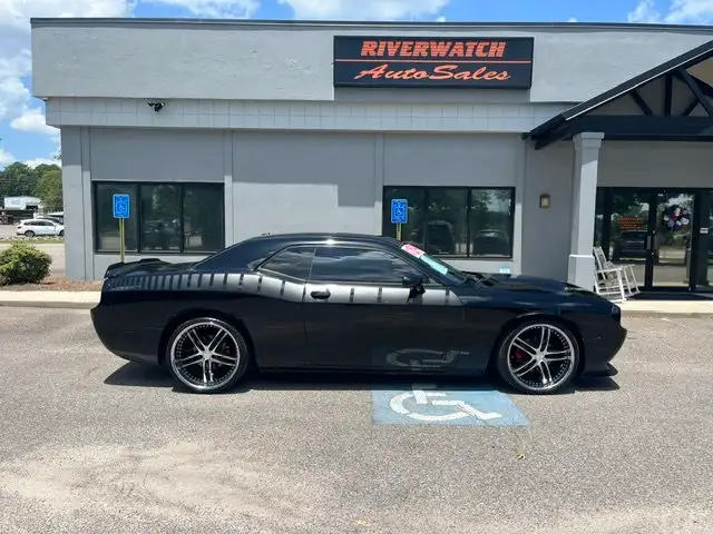 2014 Dodge Challenger SXT's photo
