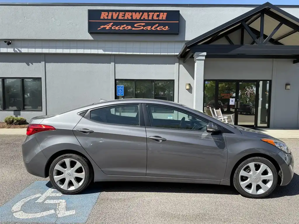 2012 Hyundai Elantra 1.8 Limited A/T's photo