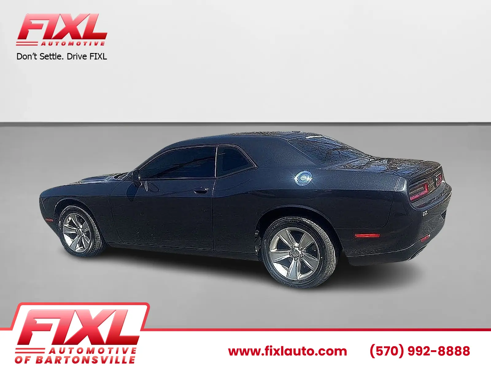 2017 Dodge Challenger SXT photo 5
