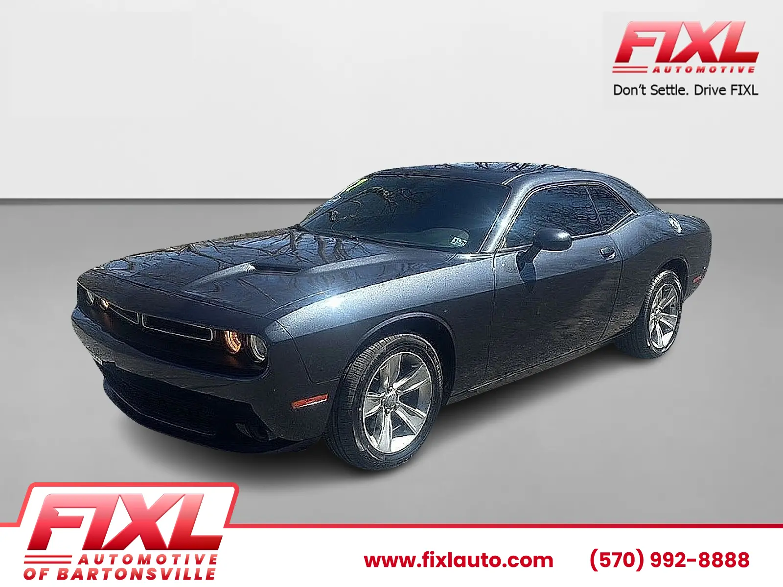 2017 Dodge Challenger SXT photo 3