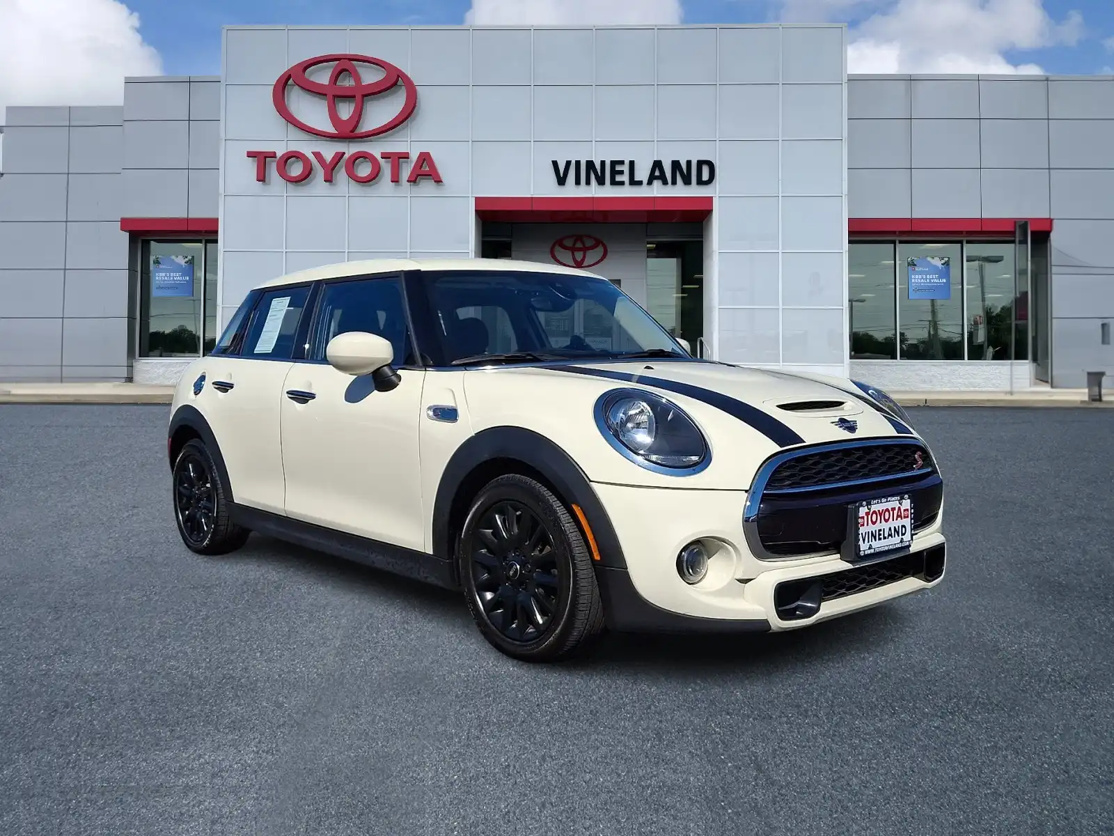 2020 MINI Hardtop Cooper S's photo