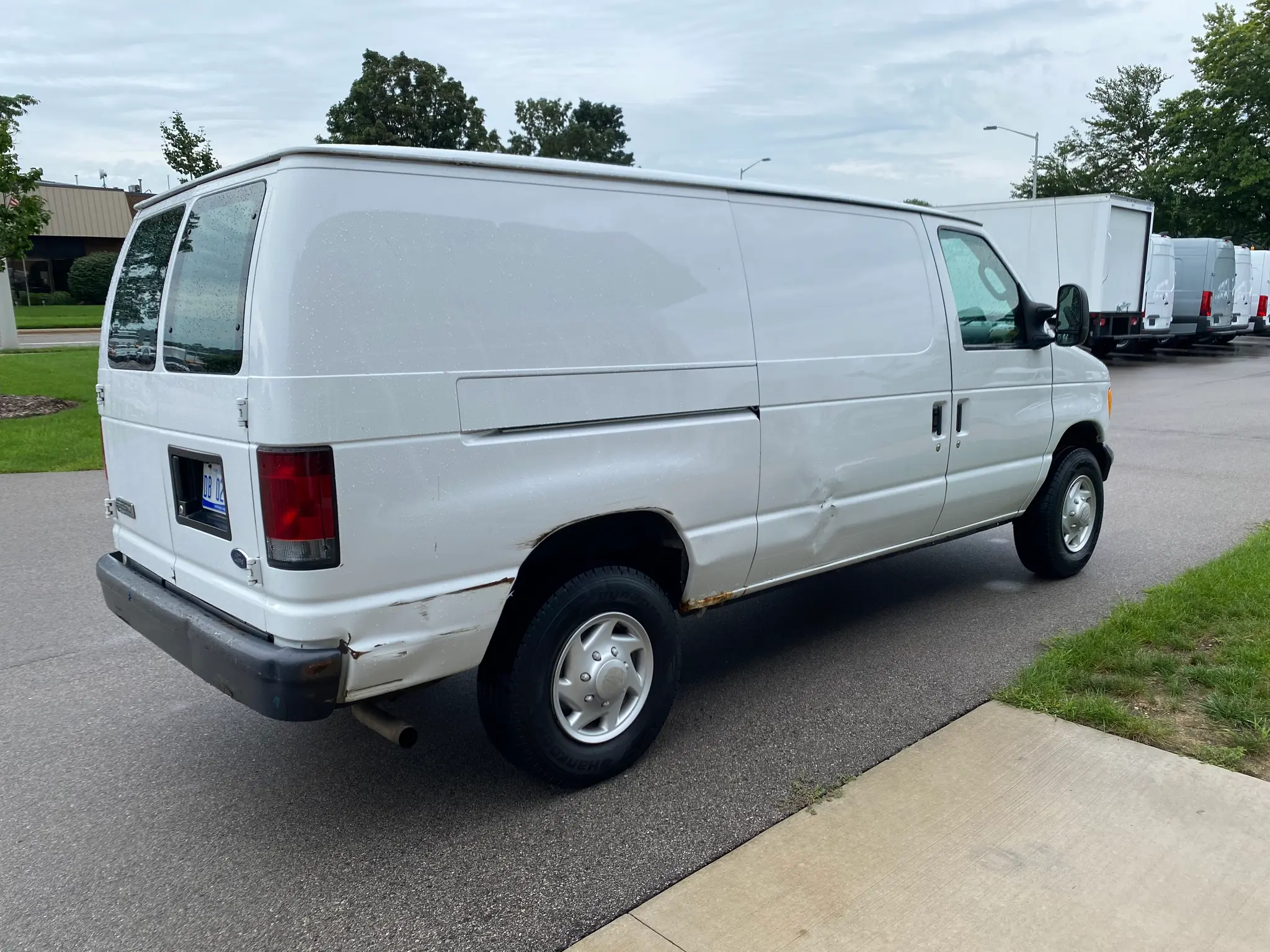 2007 Ford E-Series E-250 Van photo 3