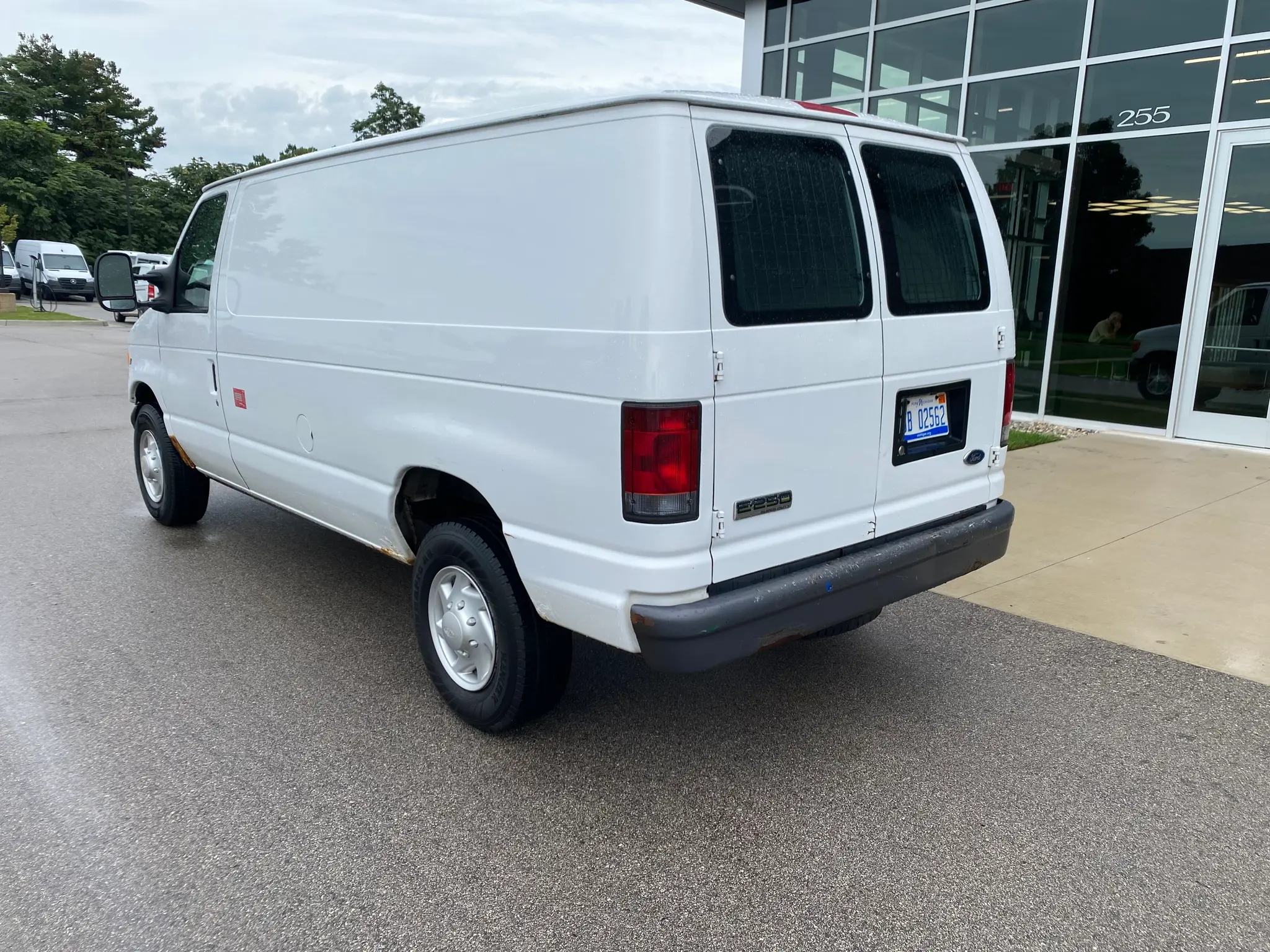 2007 Ford E-Series E-250 Van photo 4