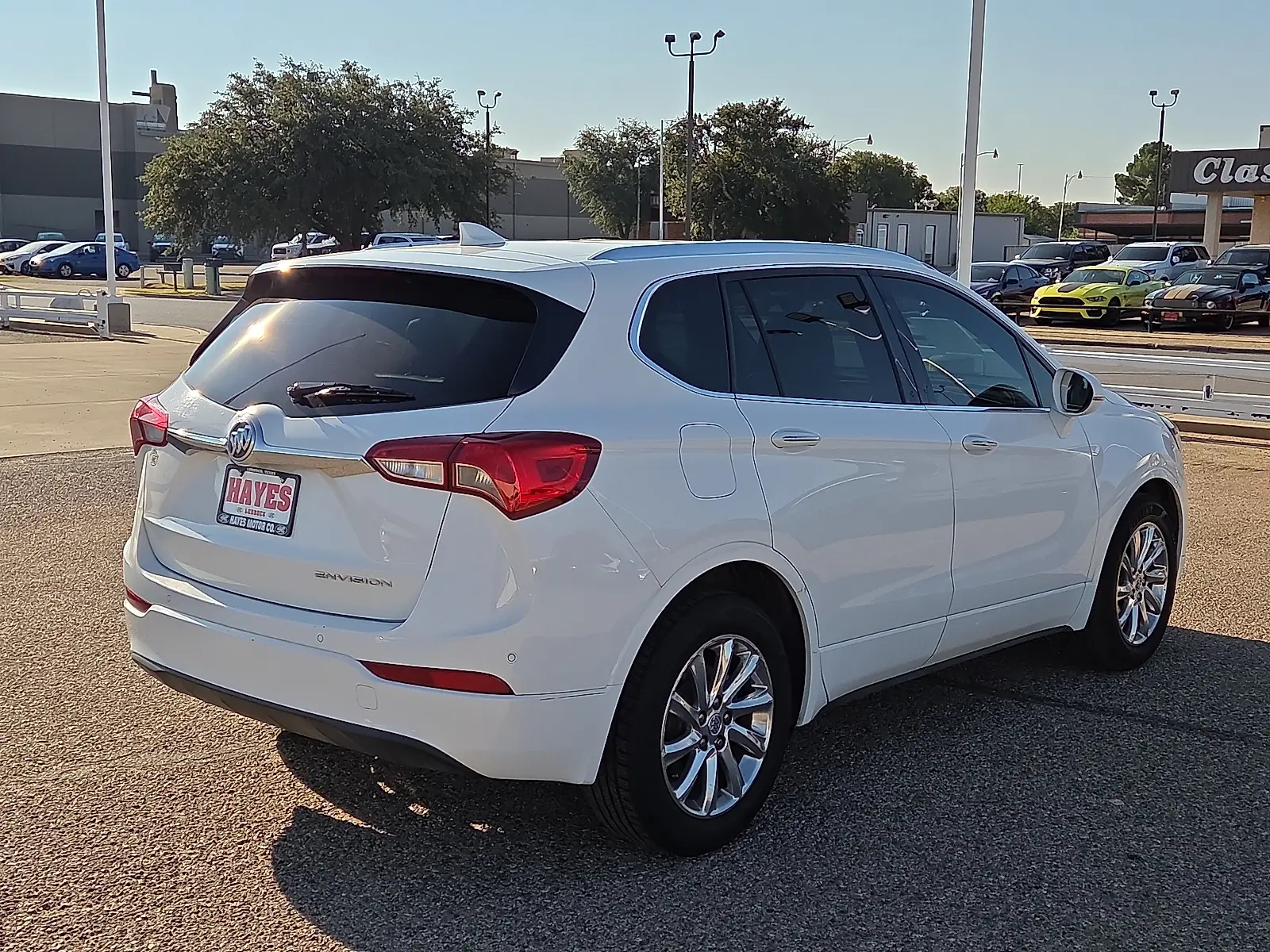 2020 Buick Envision Essence FWD photo 4